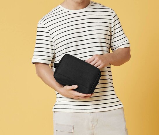Navy - Recycled Essentials Wash Bag